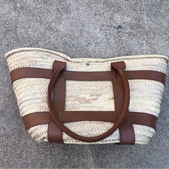 Stylish Tan Woven Tote Bag - Picture 4 of 6